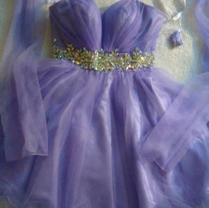 Short strapless puffy dress